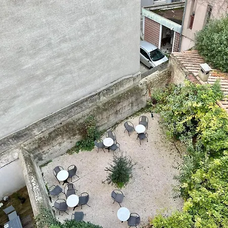 Bastide 6 Apartman *